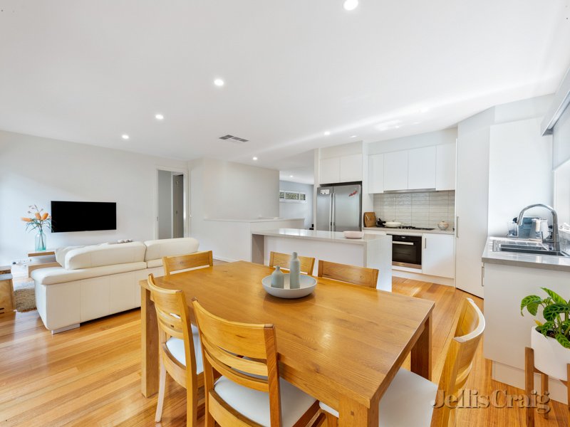 1/81 Brougham Street, Eltham image 3