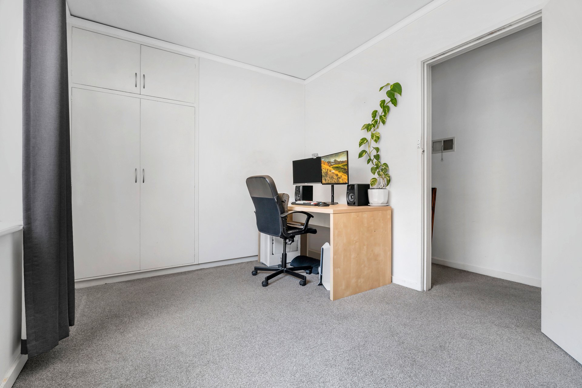 Property Gallery Thumbnail 7