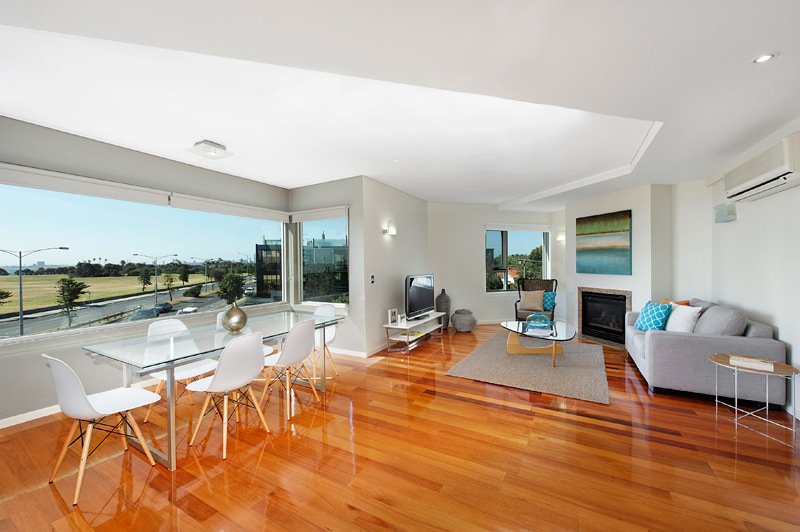 1/81 Marine Parade, Elwood image 2
