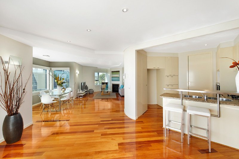 1/81 Marine Parade, Elwood image 4