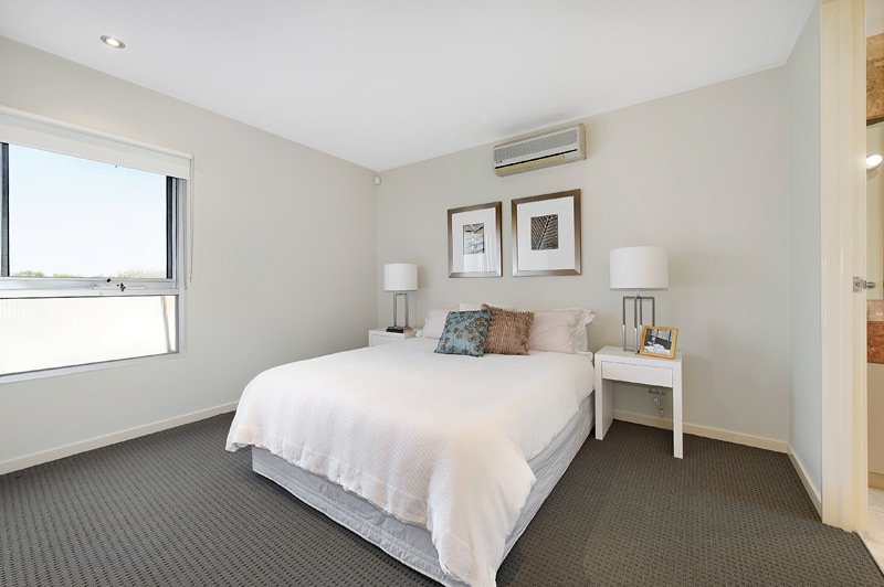 1/81 Marine Parade, Elwood image 5