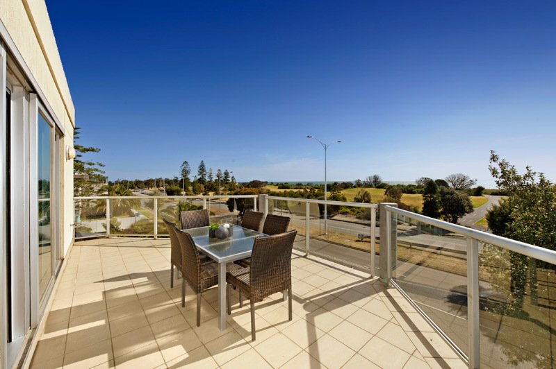 1/81 Marine Parade, Elwood image 6