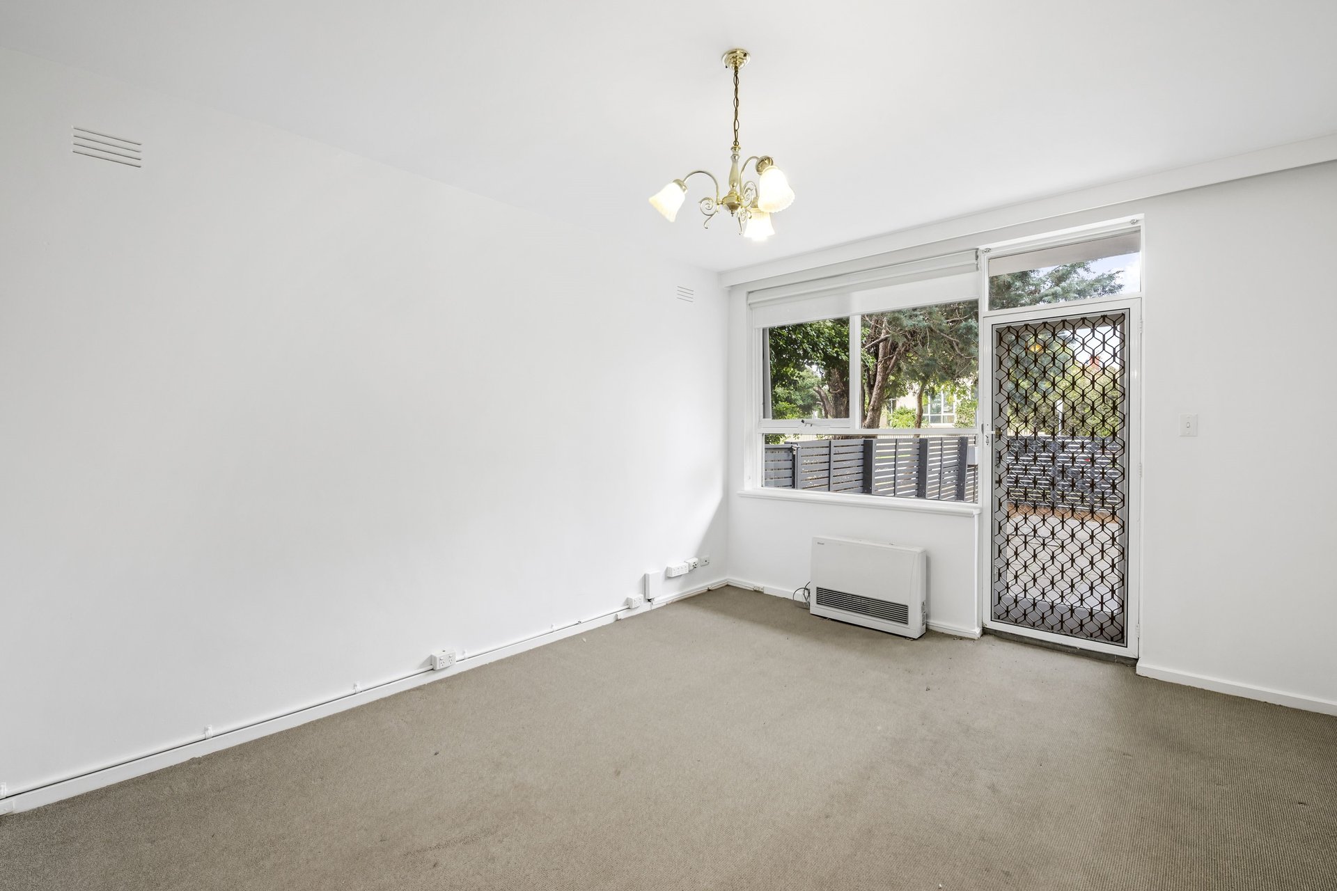 Property Gallery Thumbnail 3