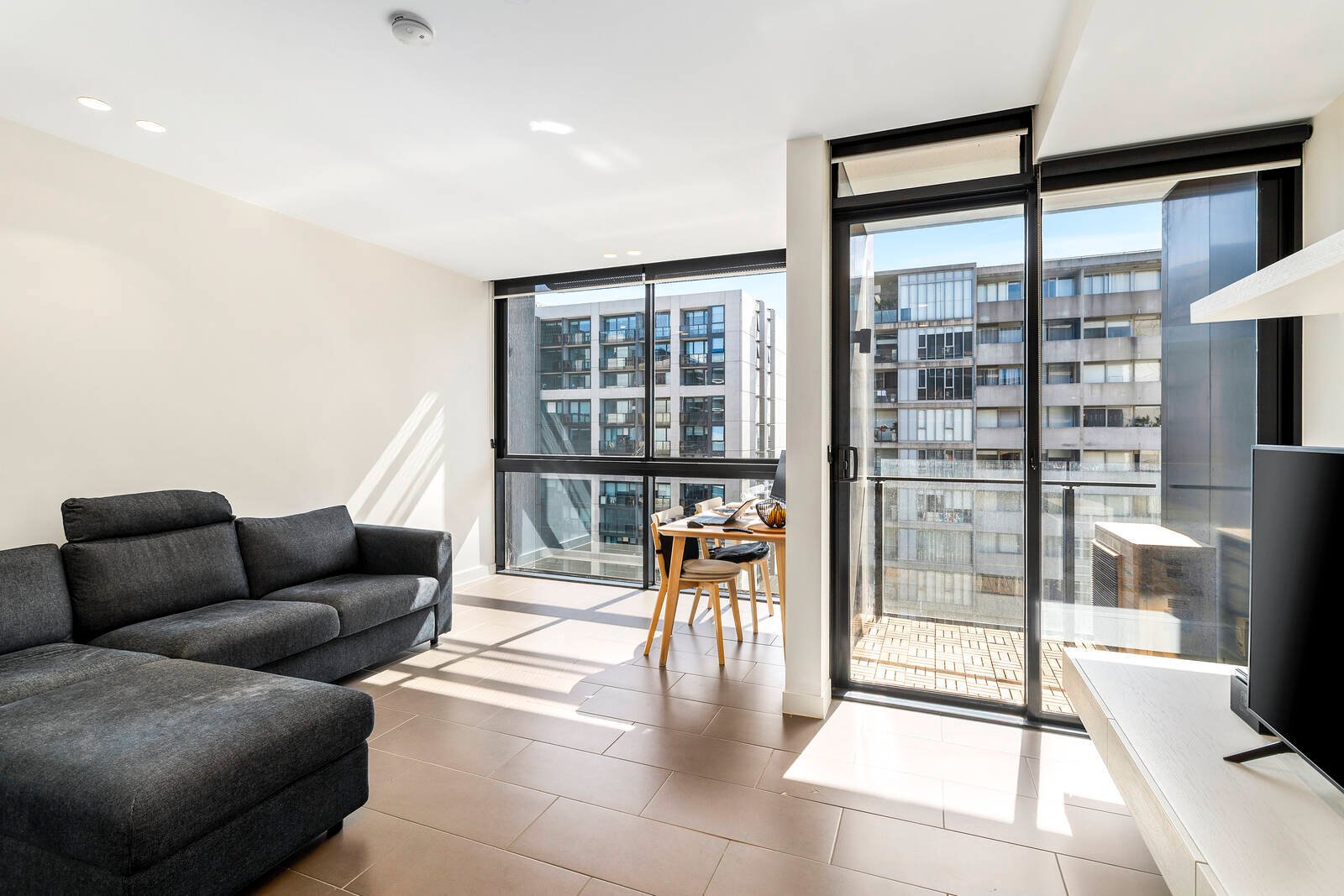Property Gallery Thumbnail 3