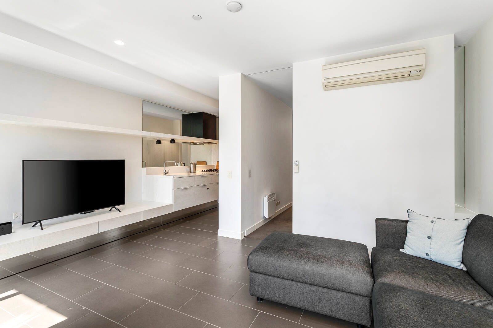 Property Gallery Thumbnail 9