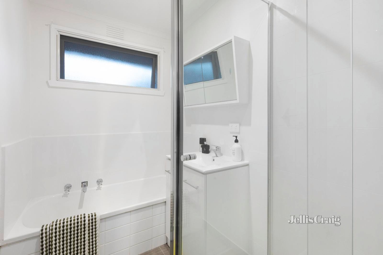18/105 Park Road, Cheltenham image 11