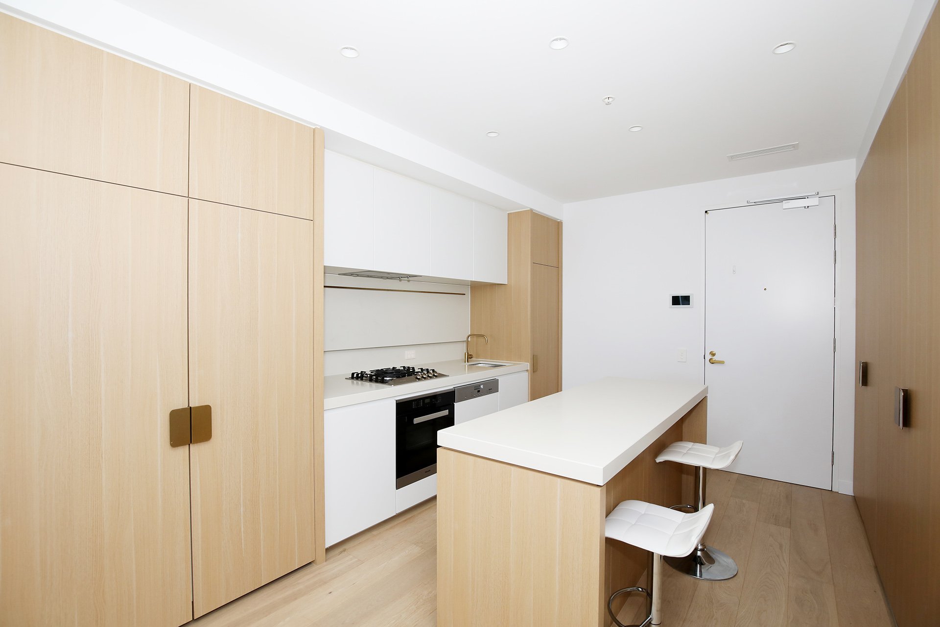 1810/545 Station Street, Box&nbsp;Hill image 2