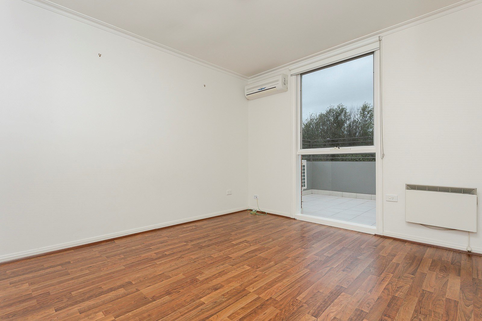 Property Gallery Thumbnail 6