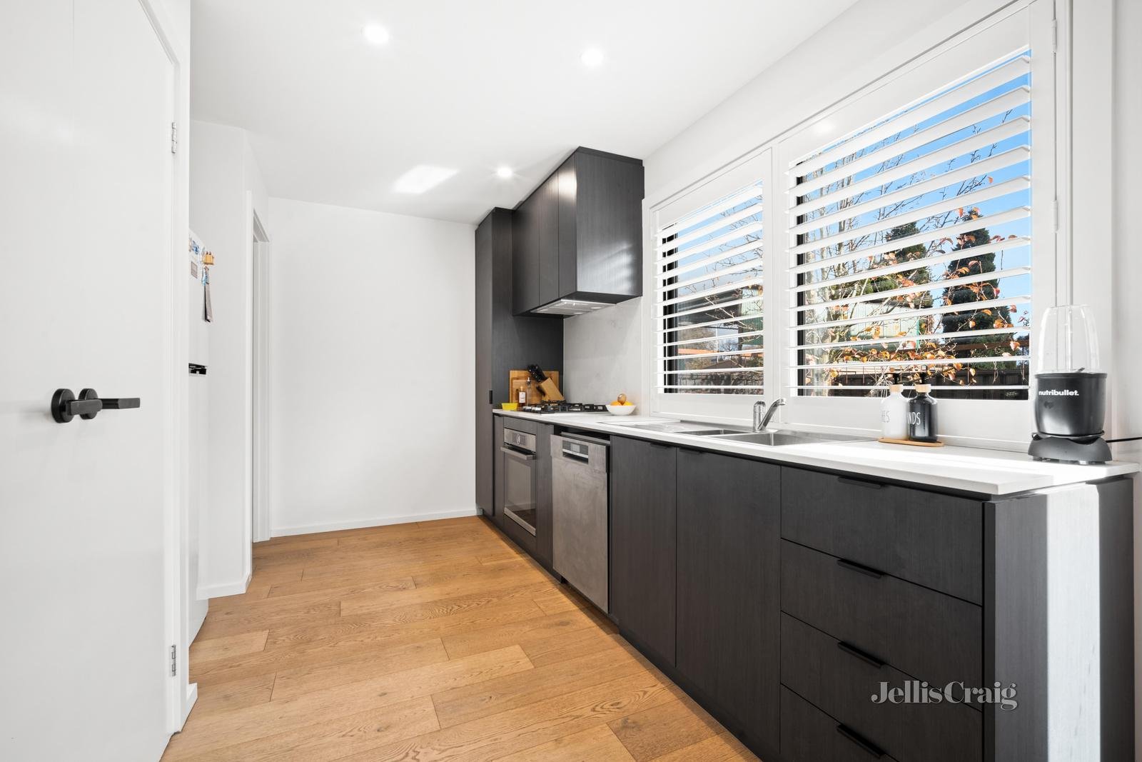 1/811a Doveton Street North, Soldiers Hill image 3