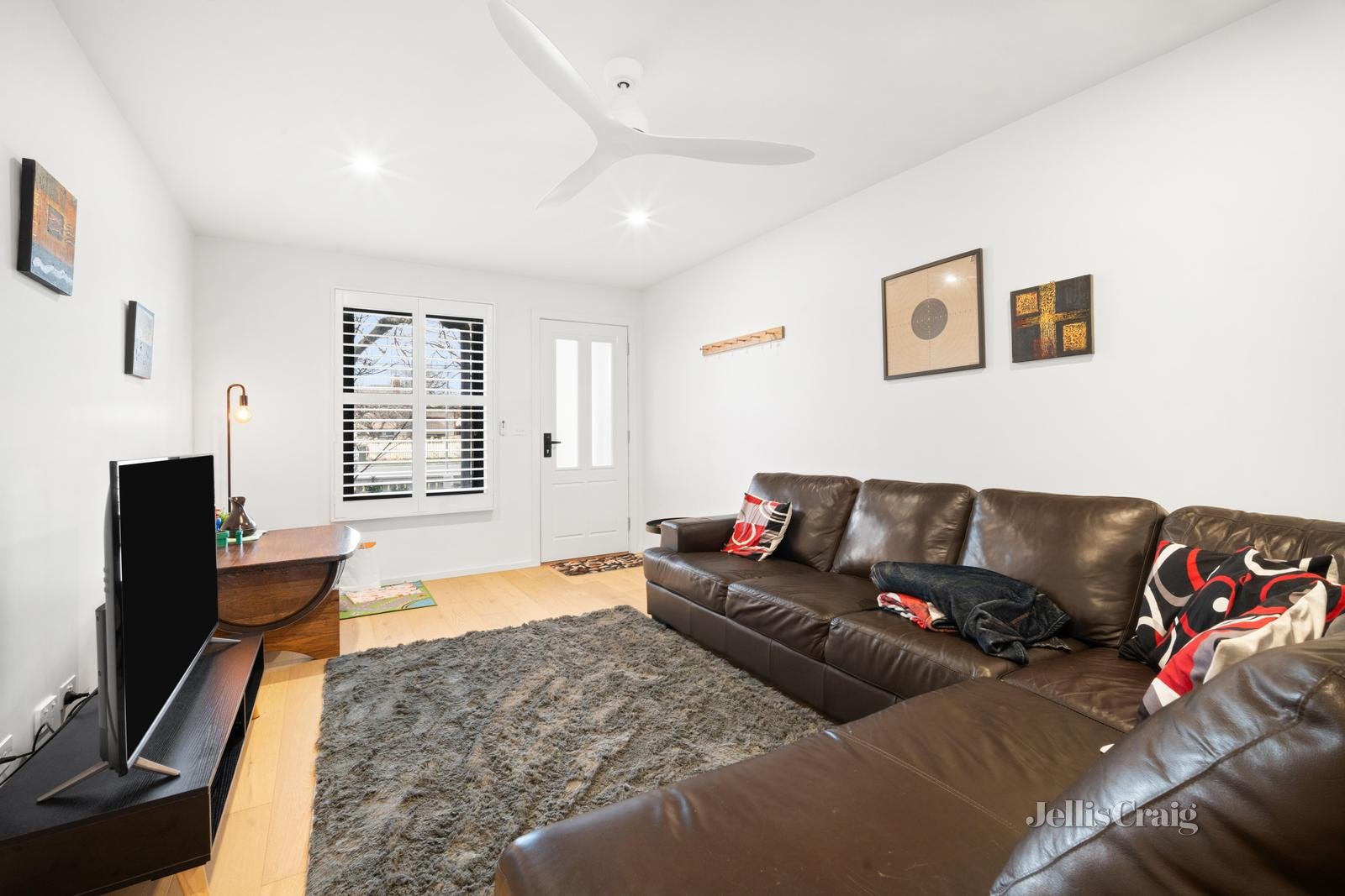 1/811a Doveton Street North, Soldiers Hill image 4