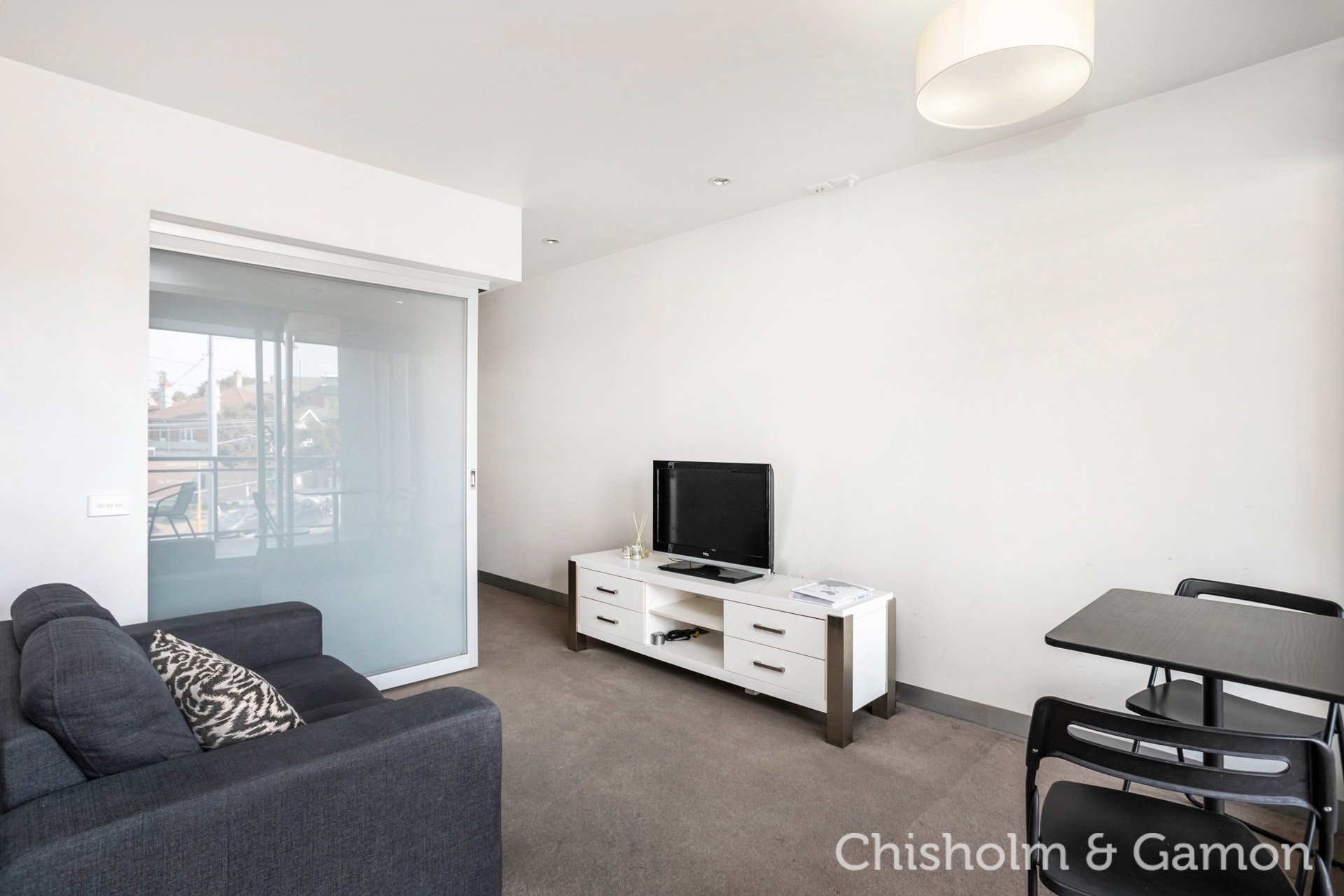 18/127 Grey Street, St Kilda image 3