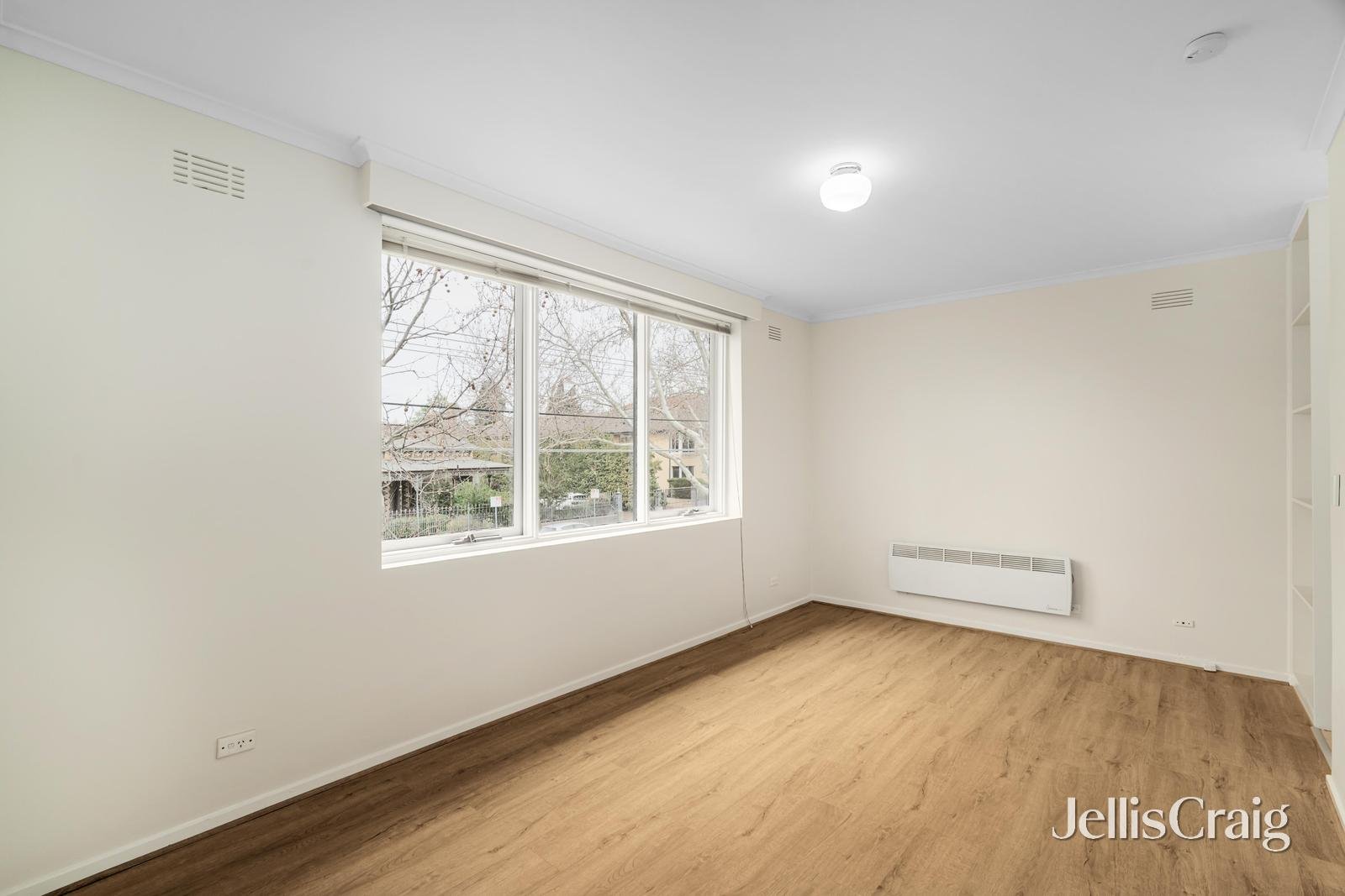 18/13 Crimea Street, St Kilda image 3