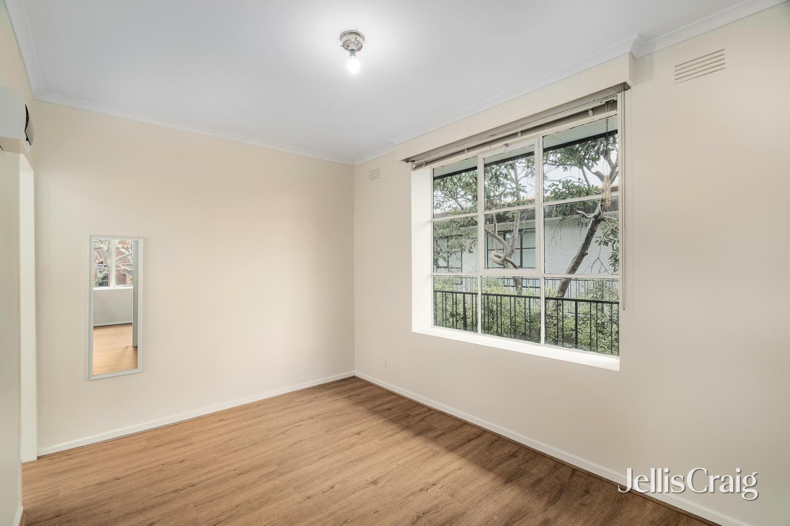 18/13 Crimea Street, St Kilda image 5