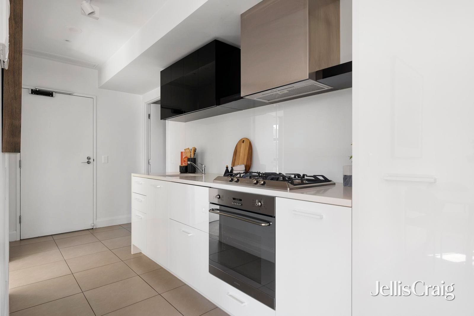 1813/27 Little Collins Street, Melbourne image 7