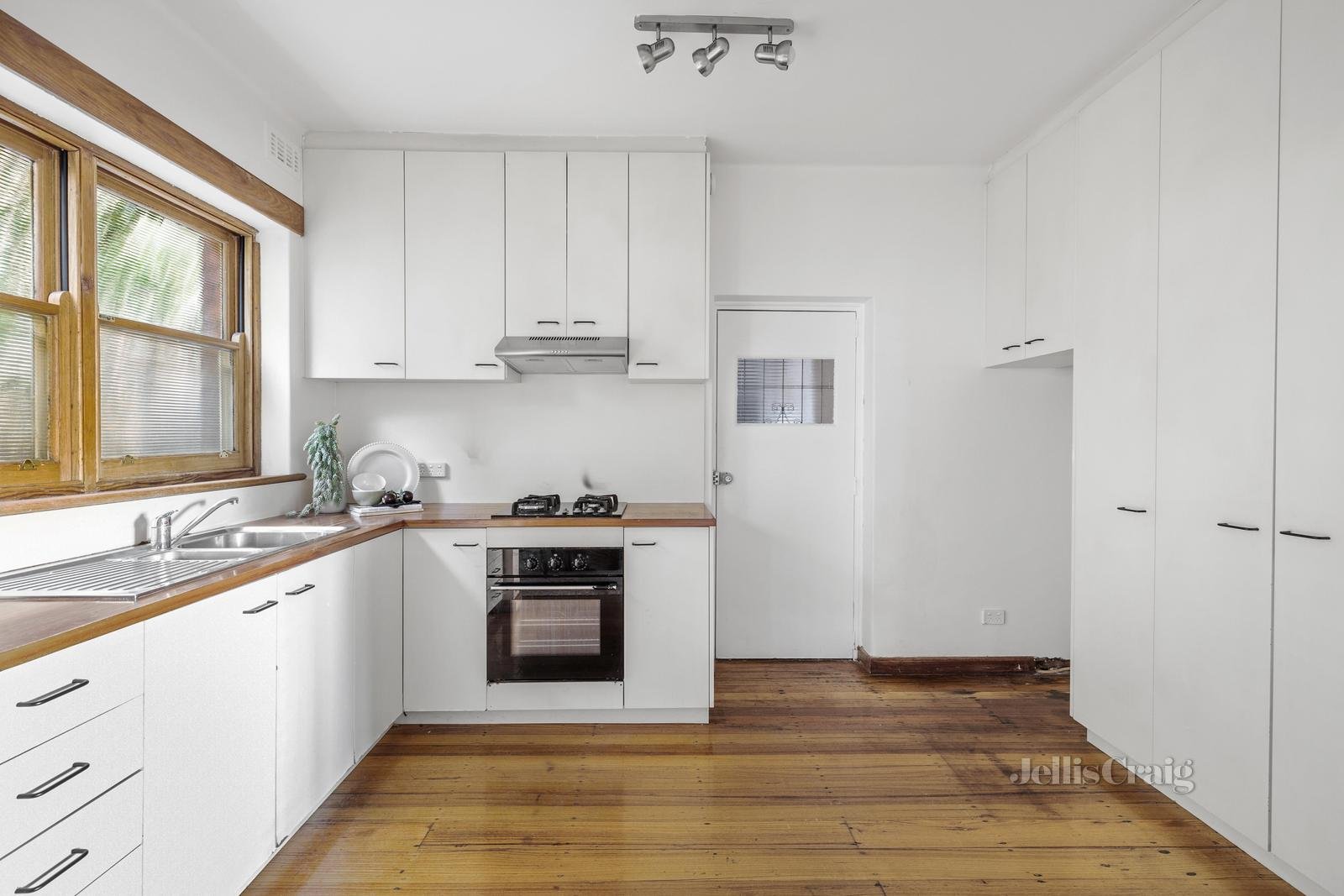 18/14A Chapel Street, St Kilda image 3