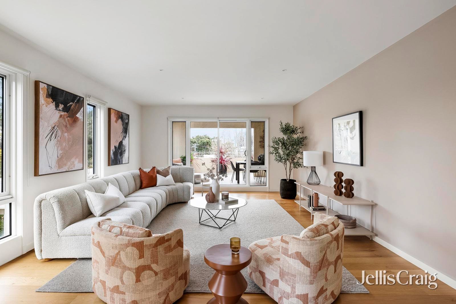 18/15 Liardet Street, Port Melbourne image 3