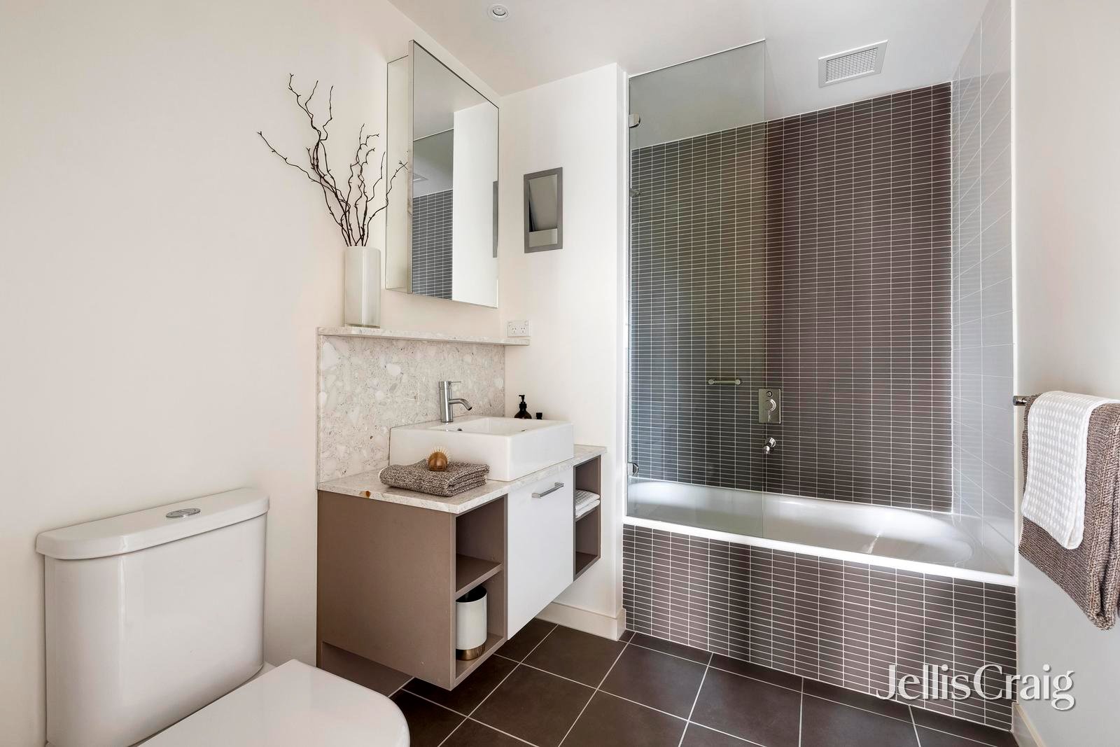 18/15 Liardet Street, Port Melbourne image 12