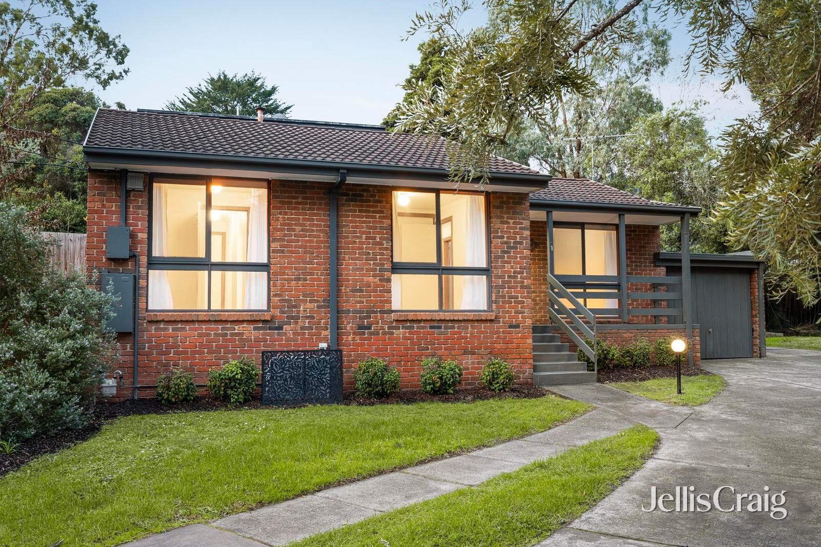 1/82-84 Diamond Creek Road, Greensborough image 1