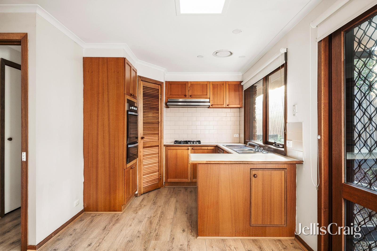 1/82-84 Diamond Creek Road, Greensborough image 3