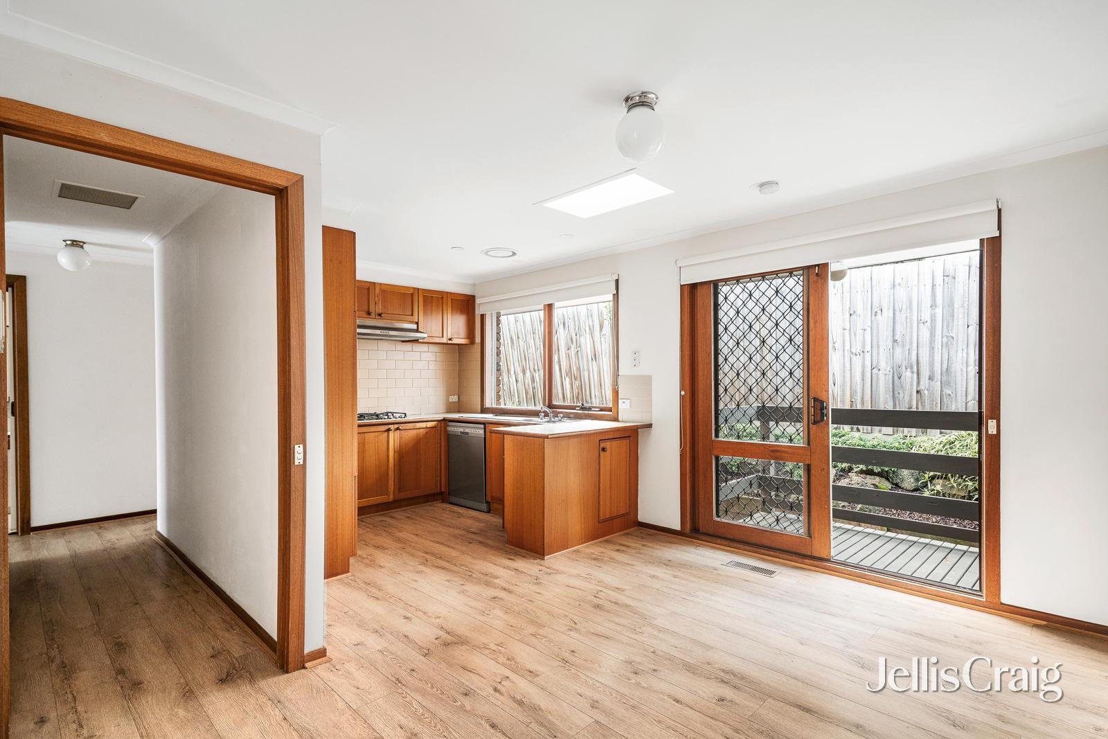 1/82-84 Diamond Creek Road, Greensborough image 4