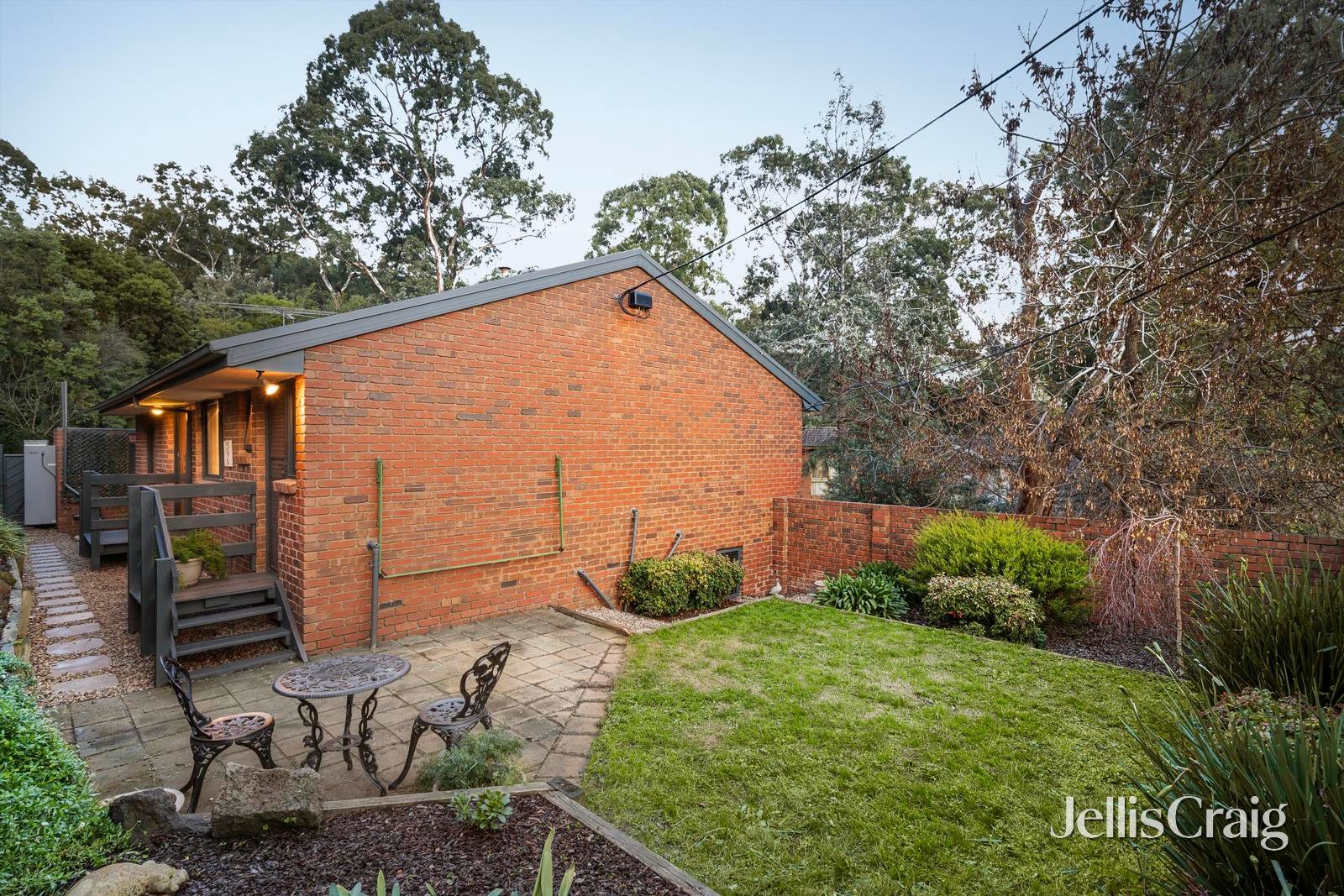 1/82-84 Diamond Creek Road, Greensborough image 9