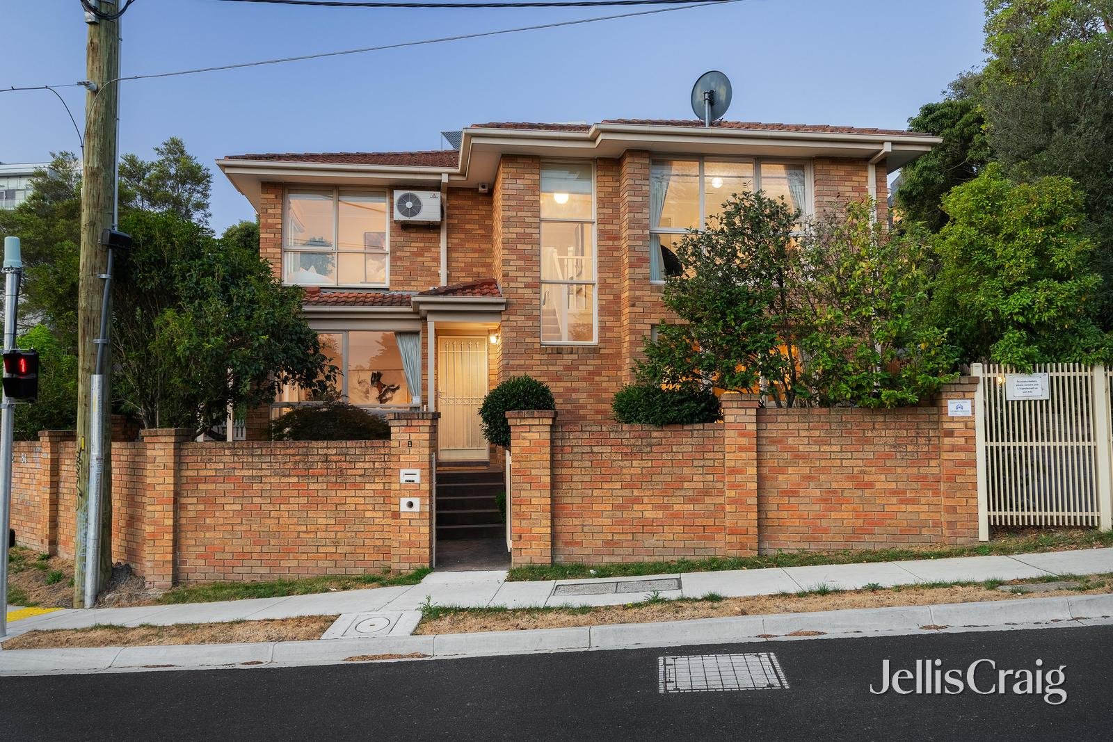1/82-84 Tram Road, Doncaster image 1