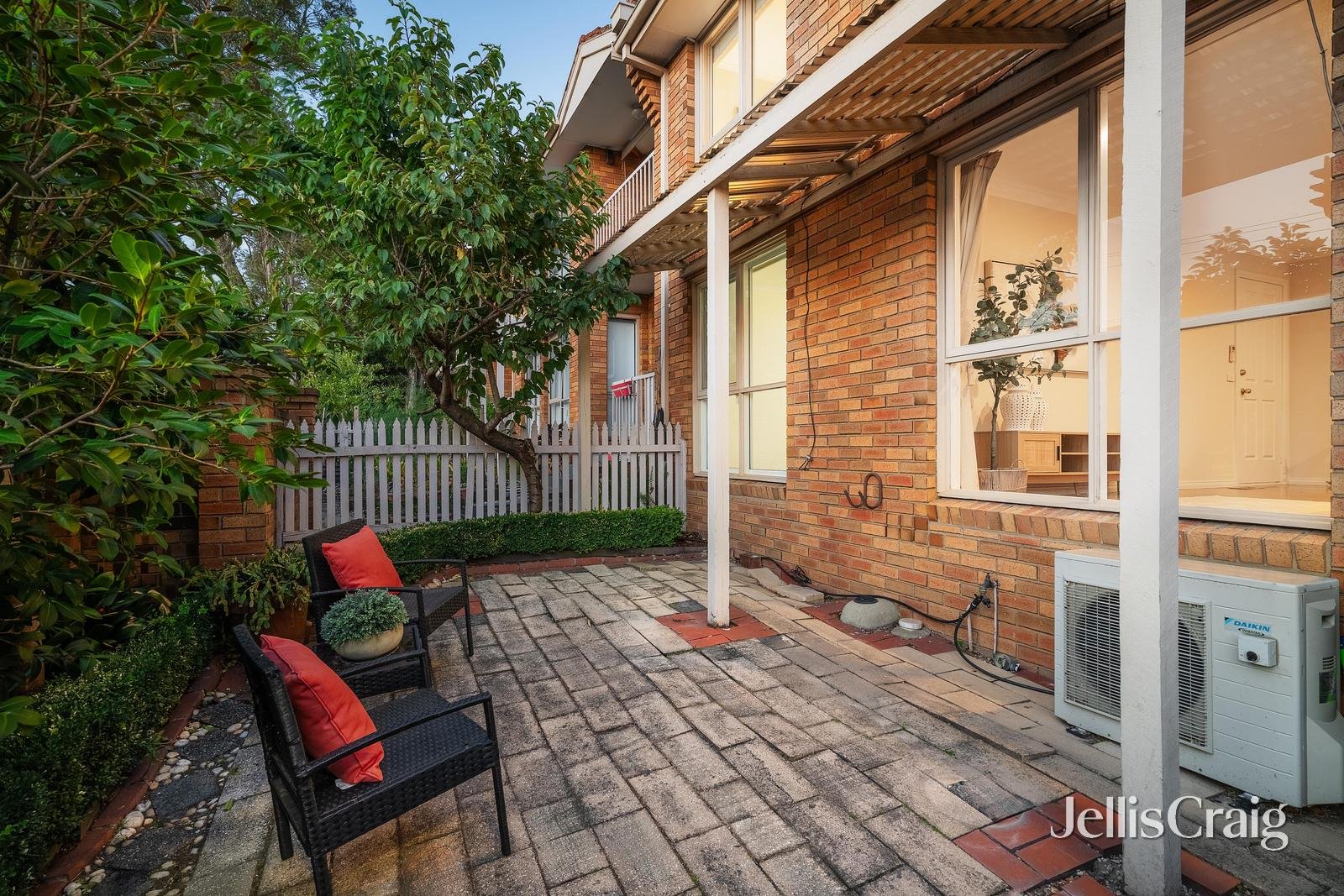 1/82-84 Tram Road, Doncaster image 8