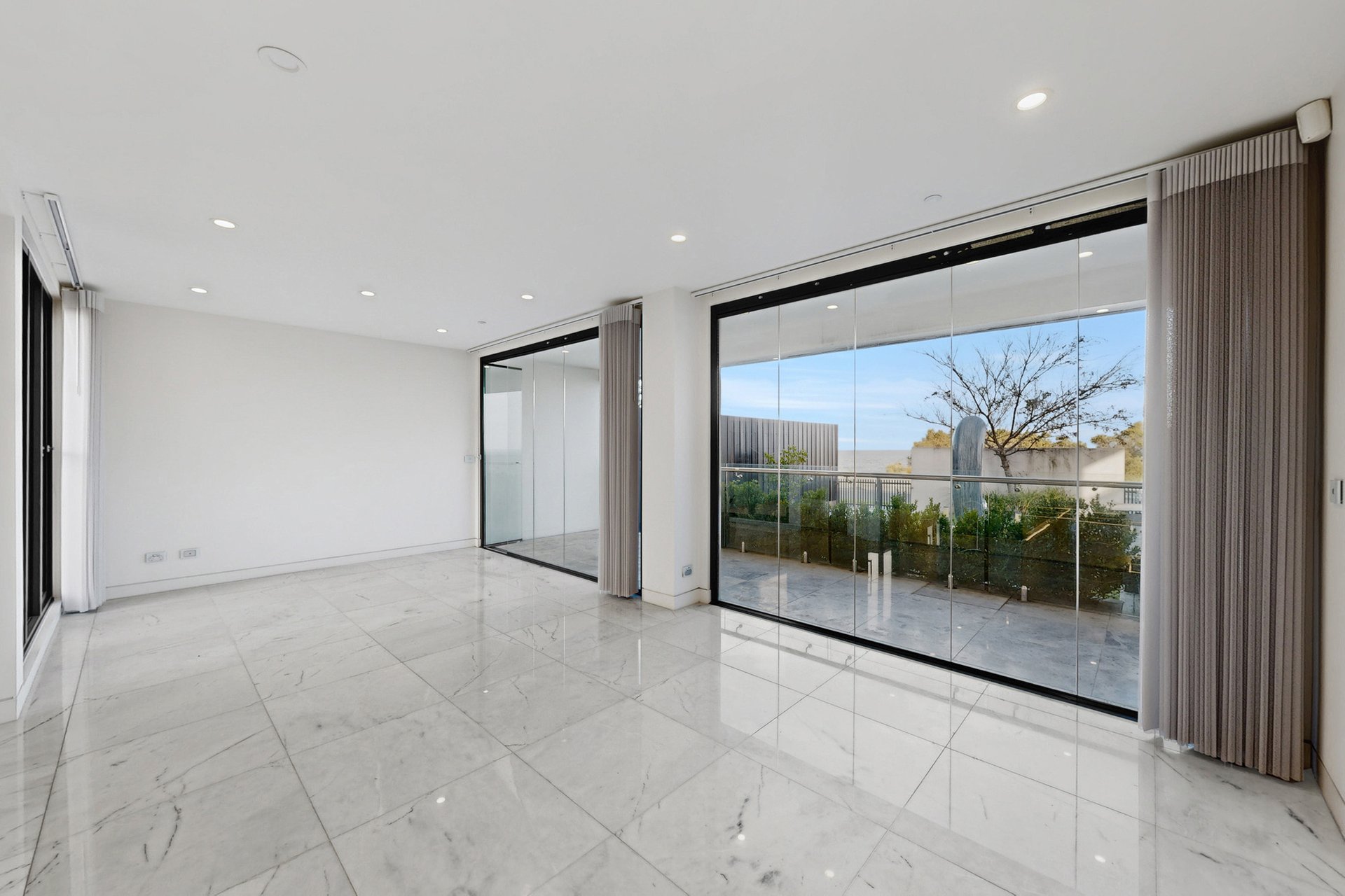 182 Esplanade, Brighton image 3