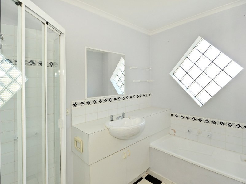 1/82 Gloucester Street, Grovedale image 5