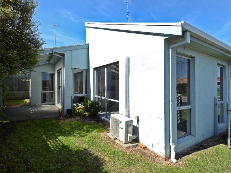 1/82 Gloucester Street, Grovedale image 7