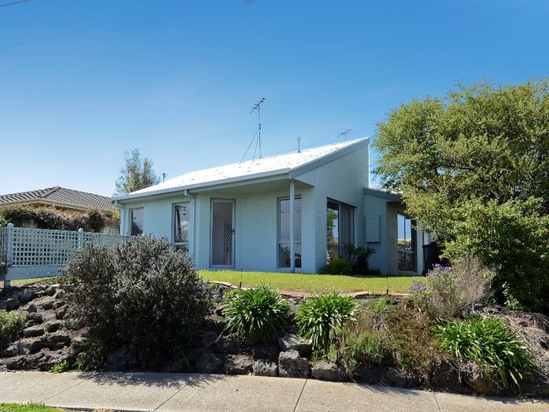 1/82 Gloucester Street, Grovedale image 8