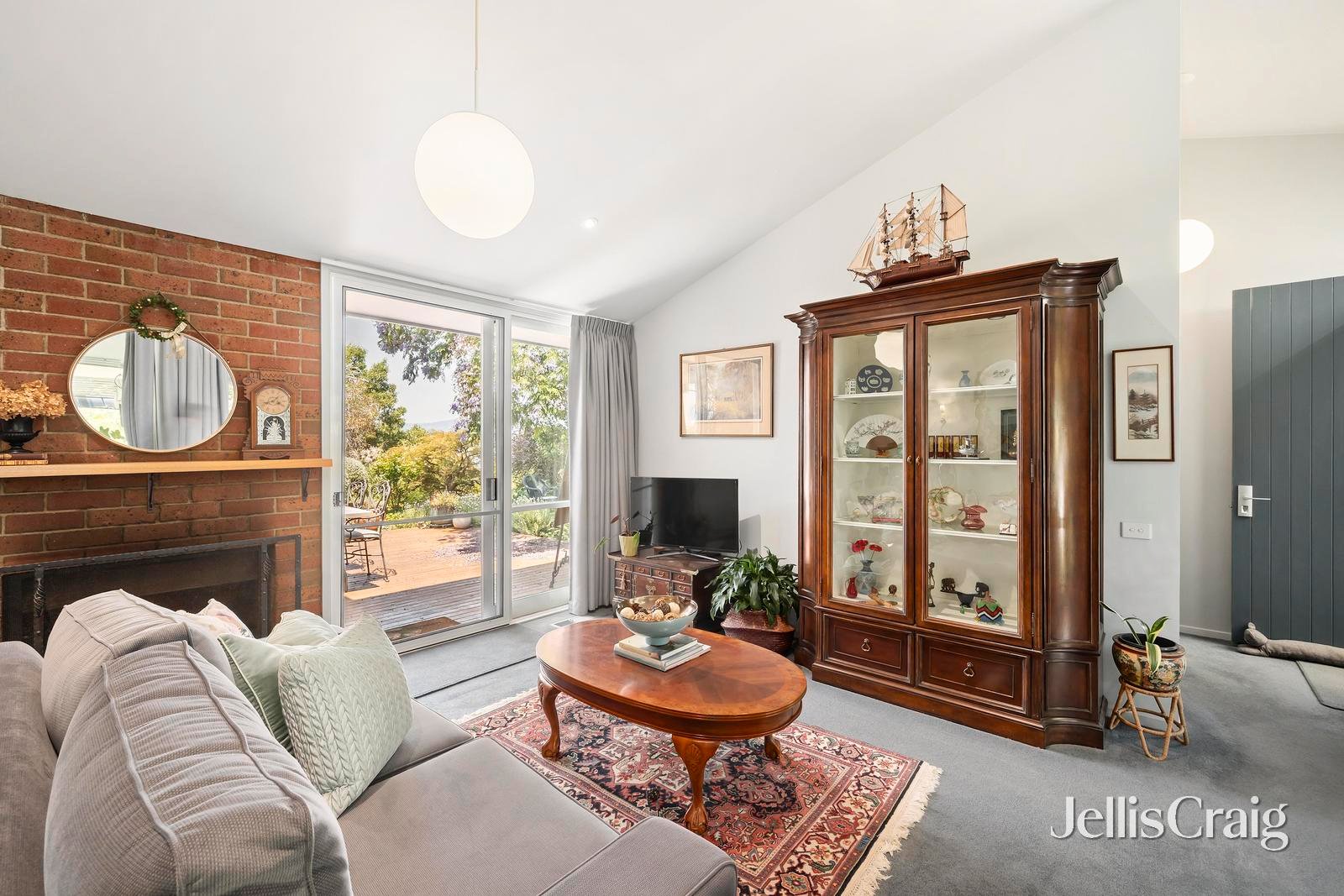 182 Hayrick Lane, Mooroolbark image 7