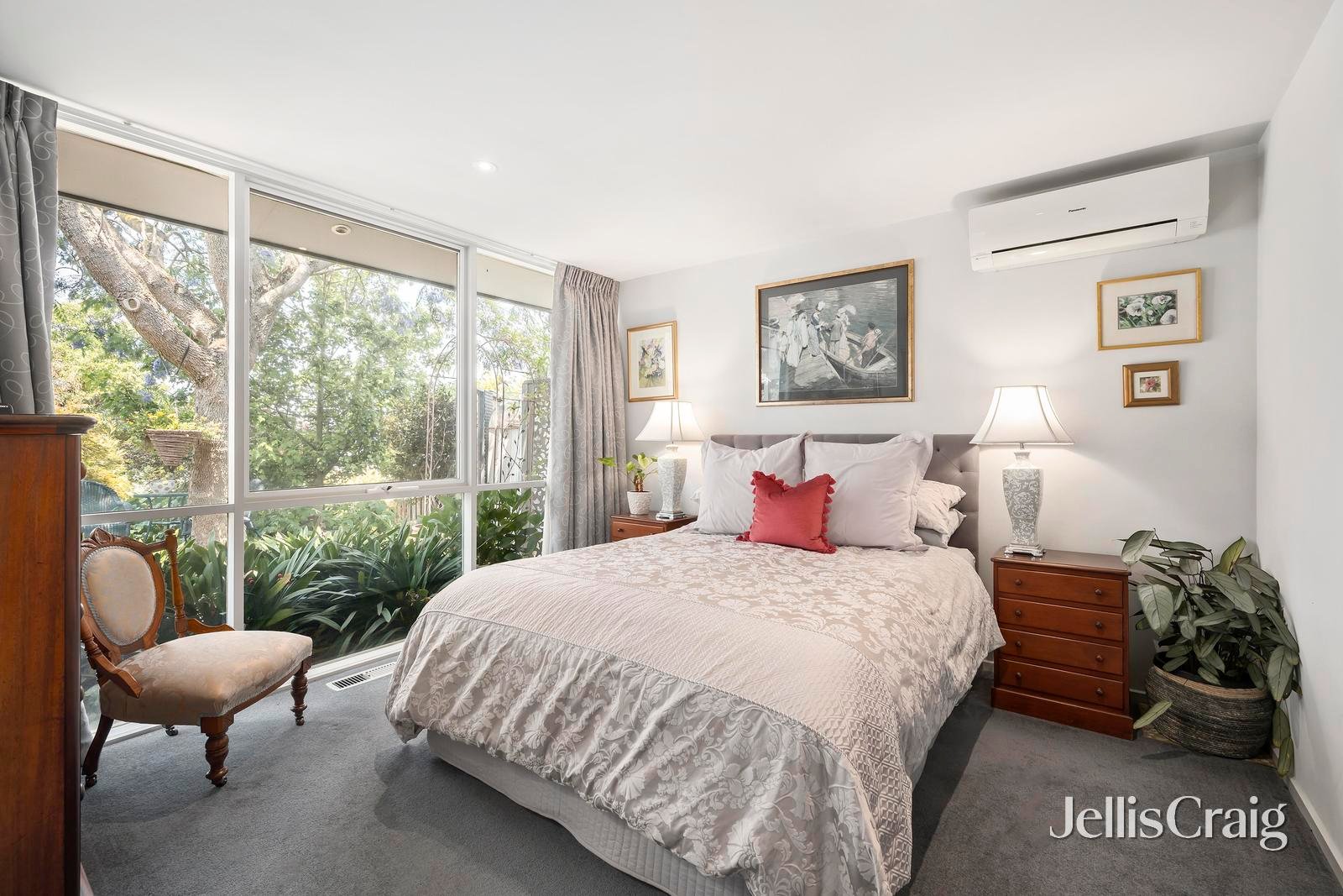 182 Hayrick Lane, Mooroolbark image 9