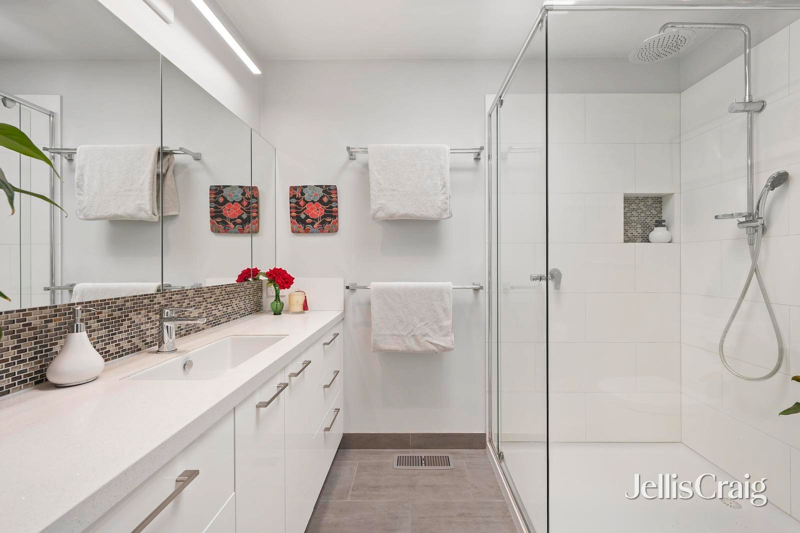 182 Hayrick Lane, Mooroolbark image 10