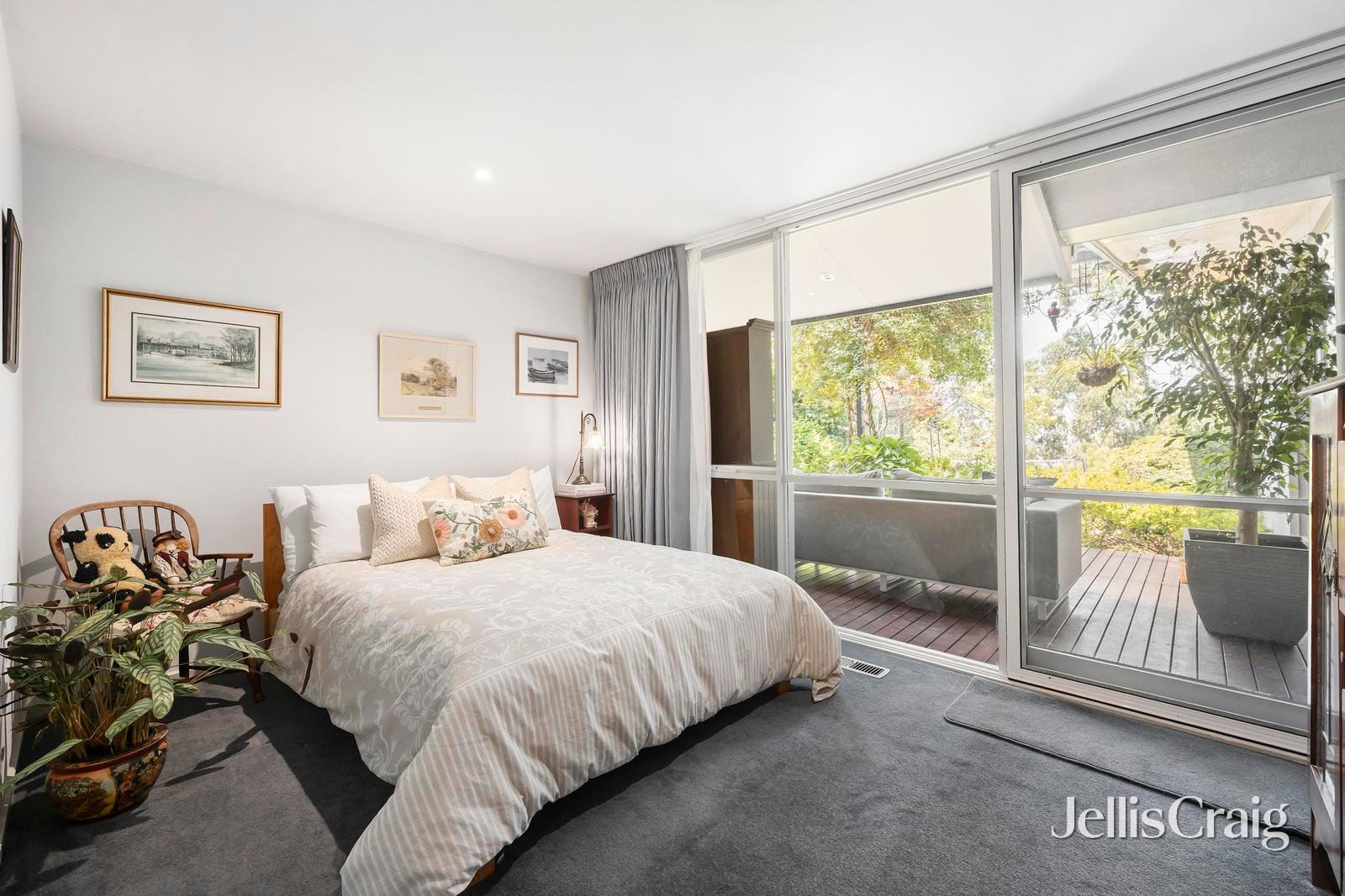 182 Hayrick Lane, Mooroolbark image 11