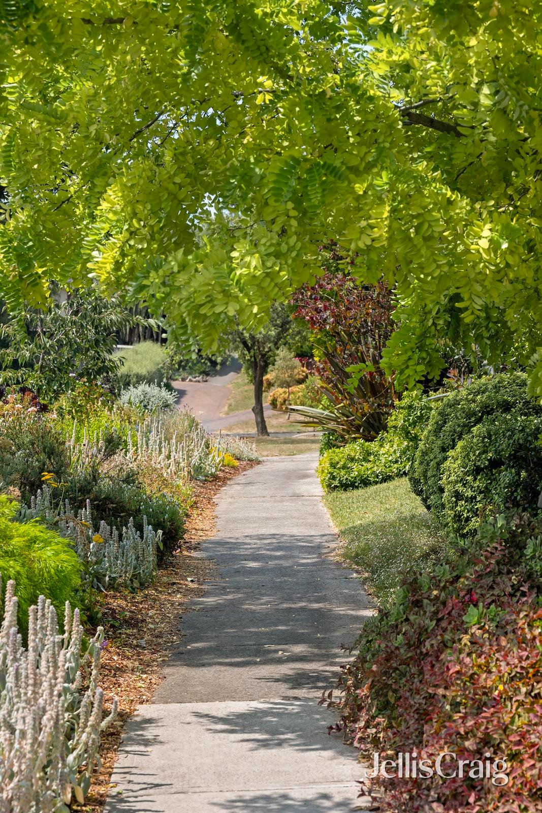 182 Hayrick Lane, Mooroolbark image 21