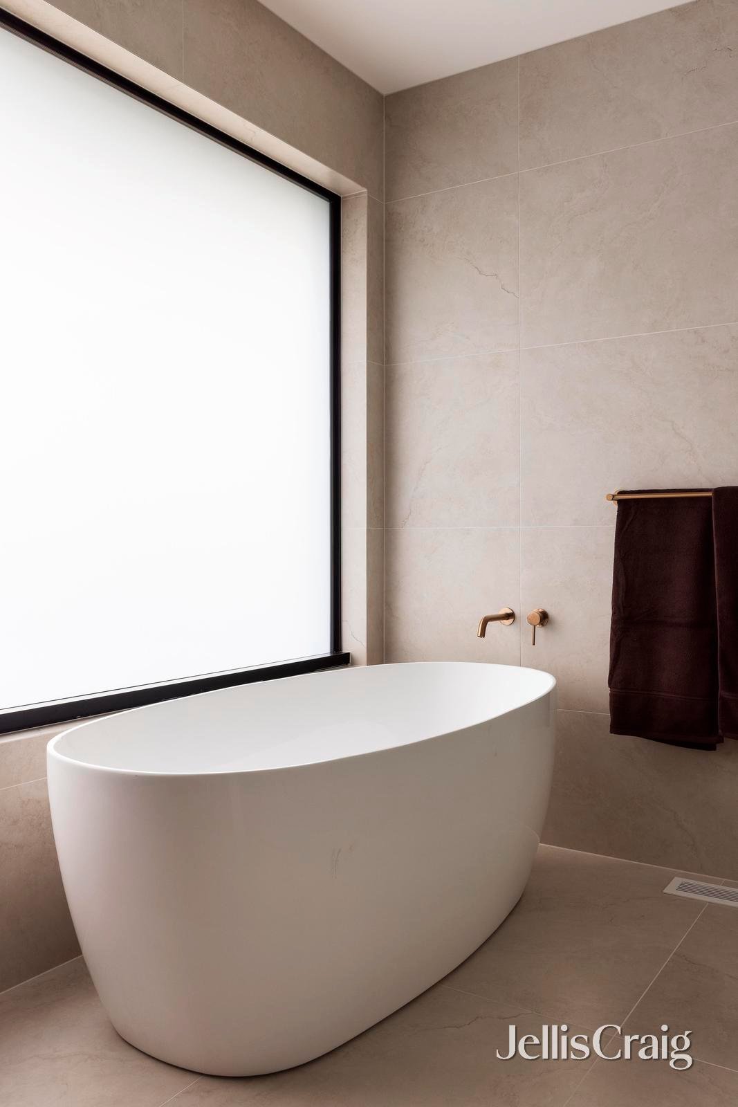 182 Henry Street, Greensborough image 19