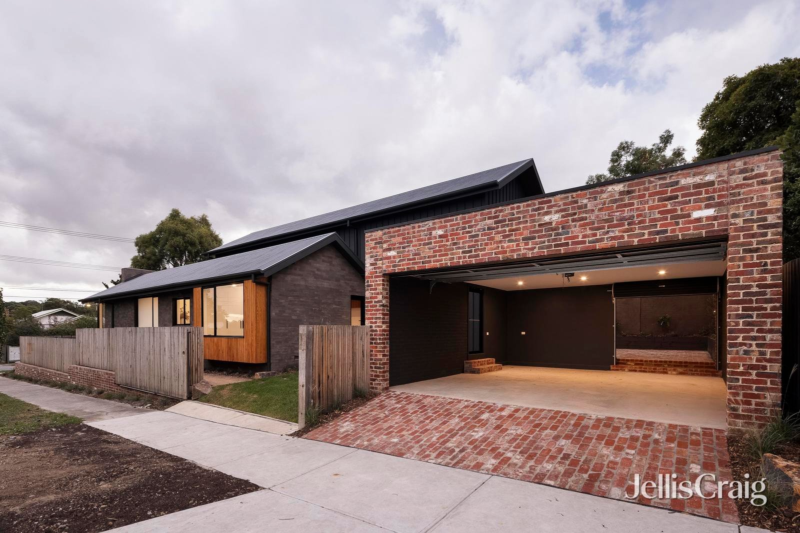 182 Henry Street, Greensborough image 32