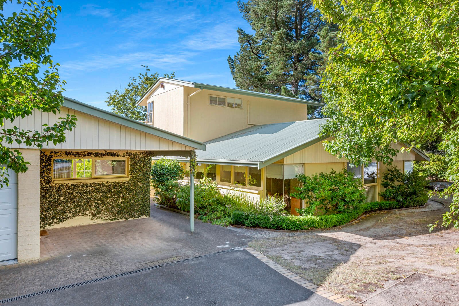 Property Gallery Thumbnail 8