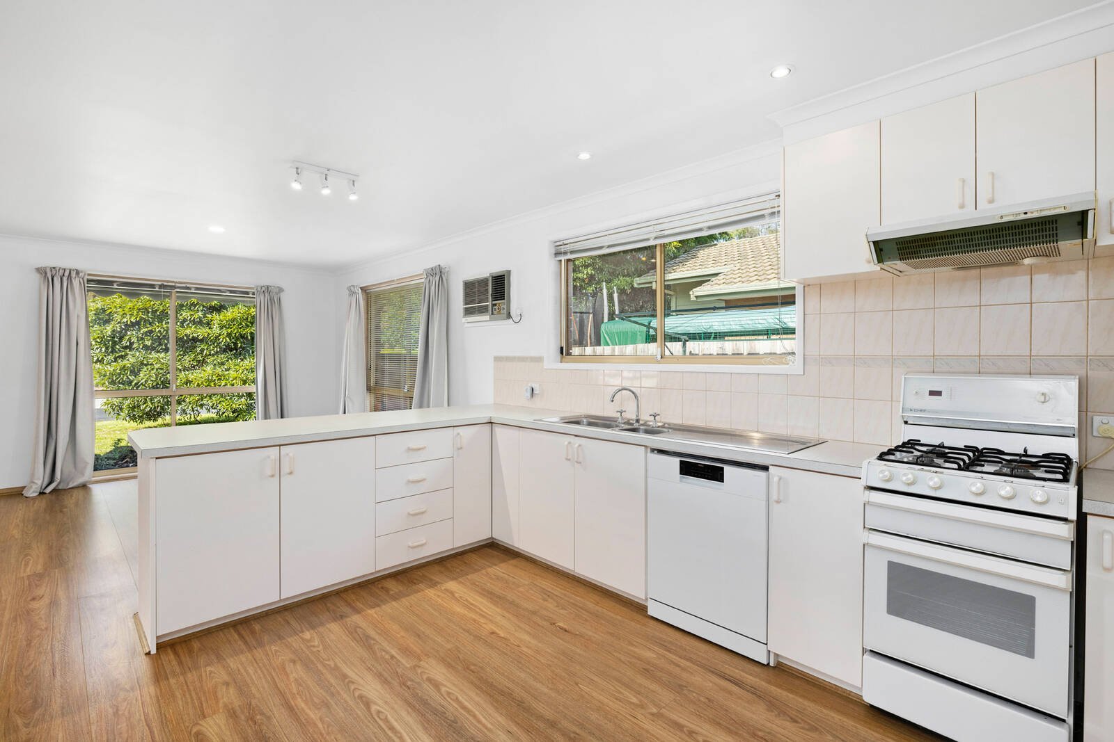 Property Gallery - Main Image