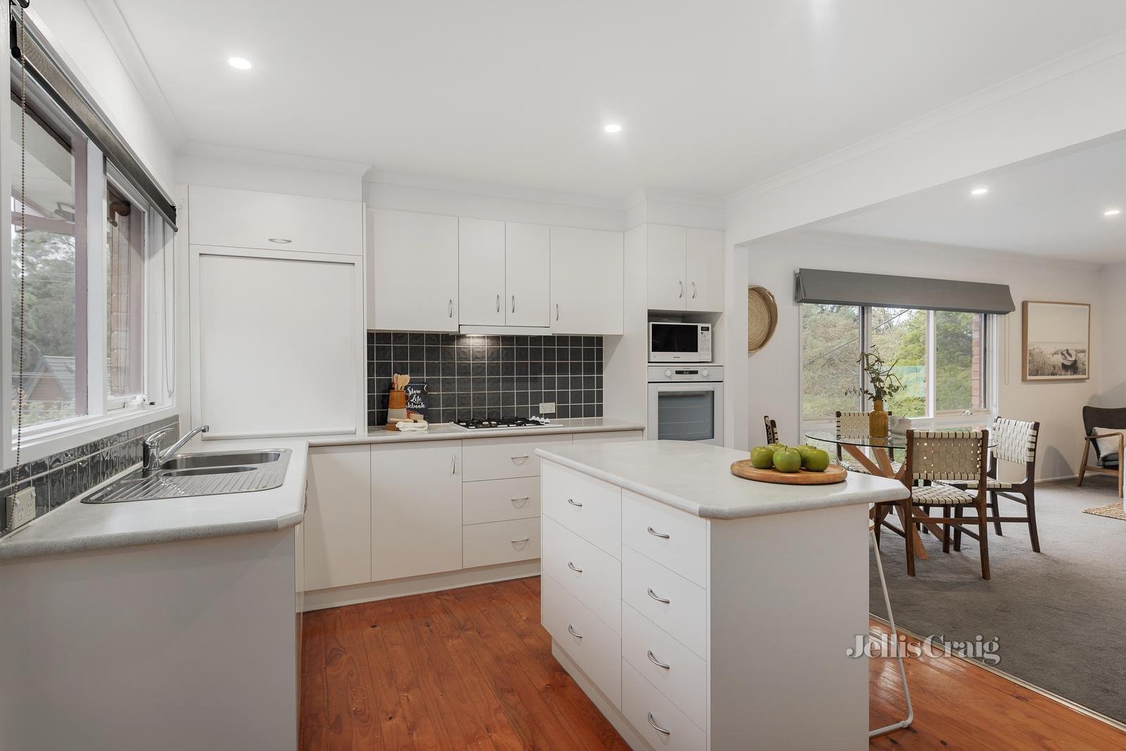 1/82 Sherbourne Road, Montmorency image 8