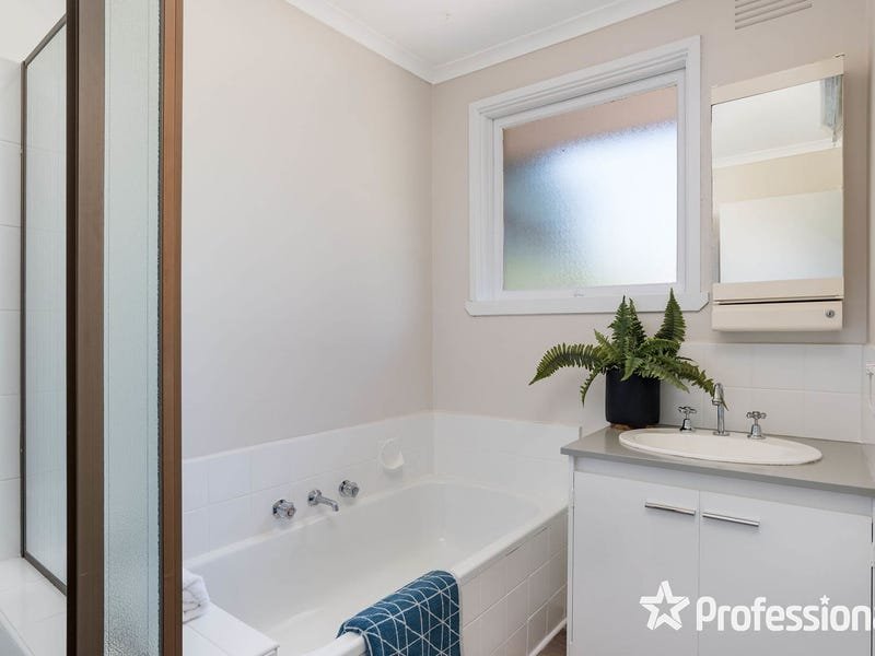 1/82 Sherlock Road, Croydon image 8