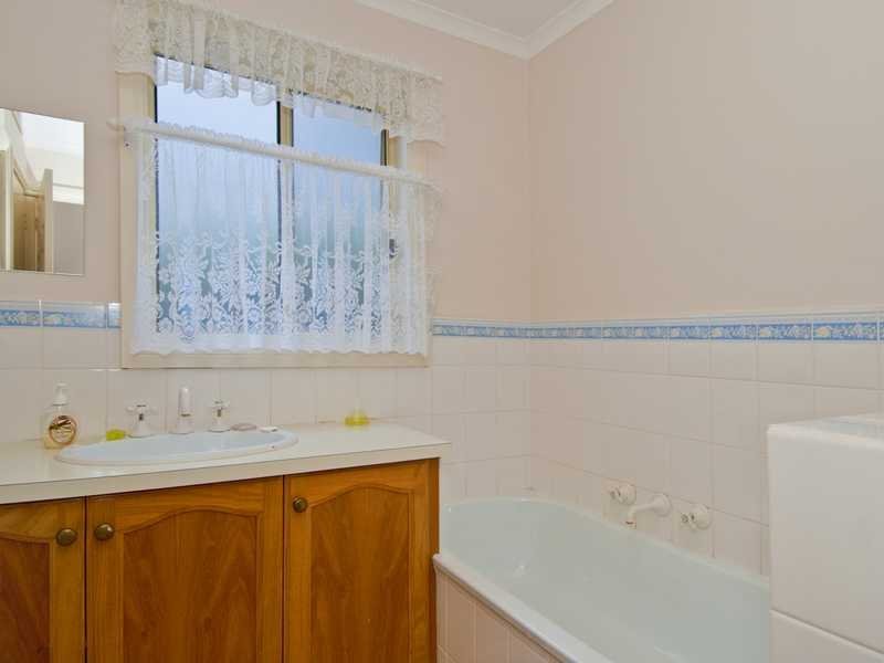 1/82 Thornhill Road, Highton image 5
