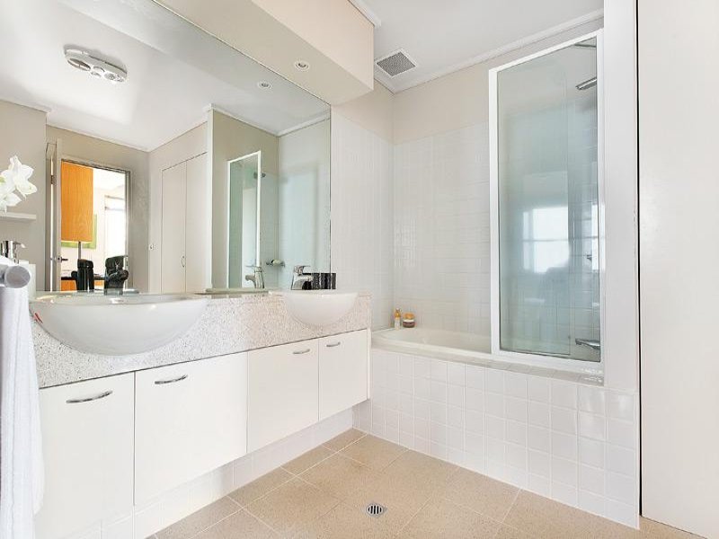 18/28 Harold Street, Hawthorn East image 5