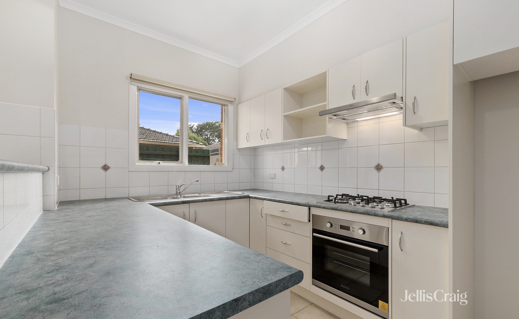 18/296 Somerville Road, Kingsville image 3