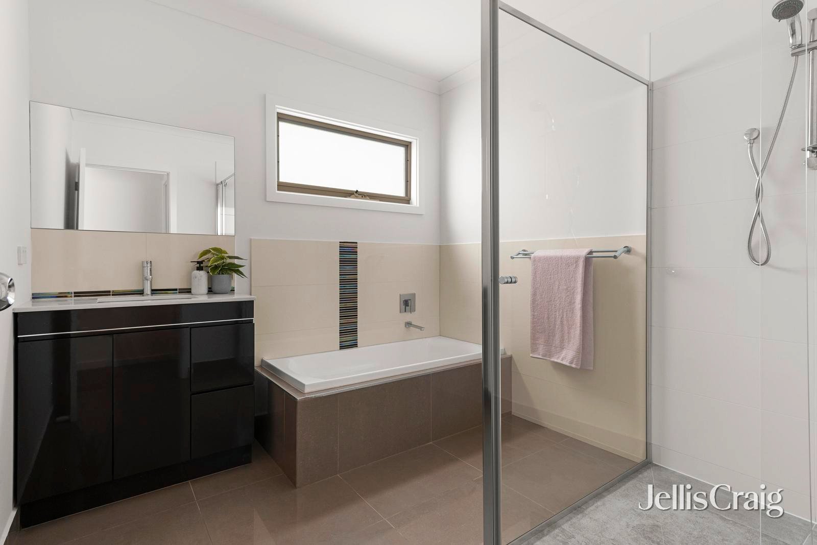 1/83 Bridge Street, Eltham image 12