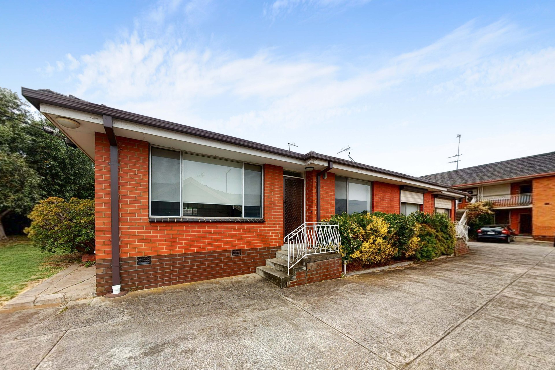 1/83 Maribyrnong Road, Ascot Vale image 1