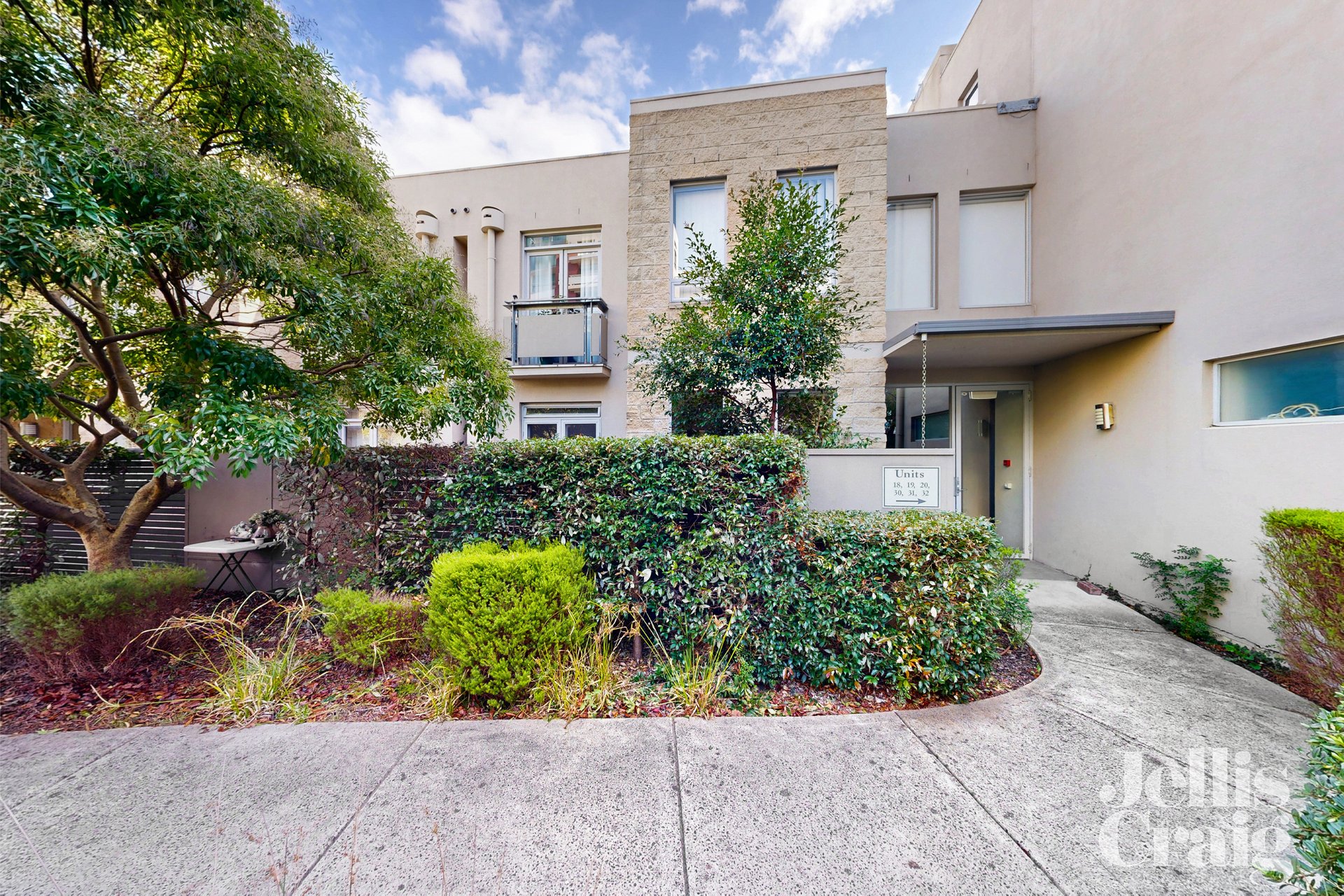 18/3 Sovereign Point Court, Doncaster image 1