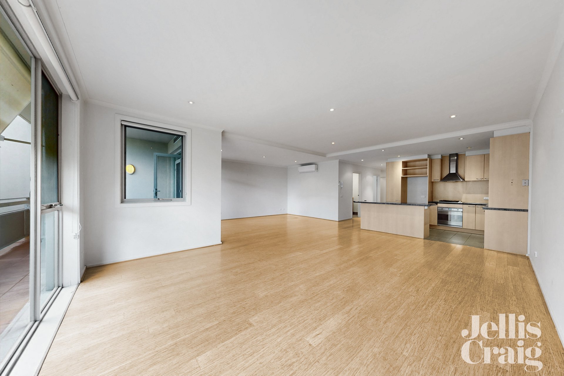 18/3 Sovereign Point Court, Doncaster image 3