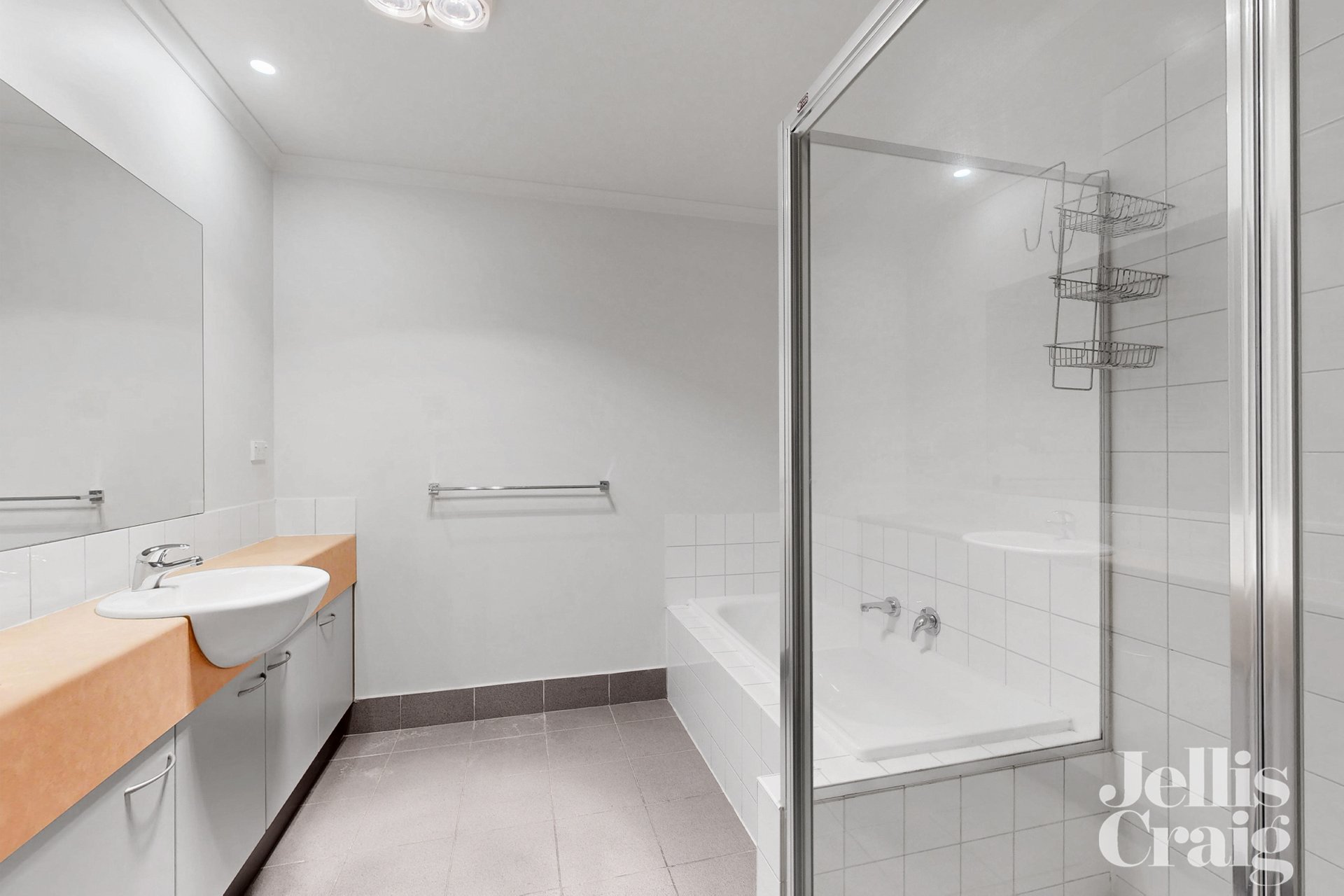 18/3 Sovereign Point Court, Doncaster image 7
